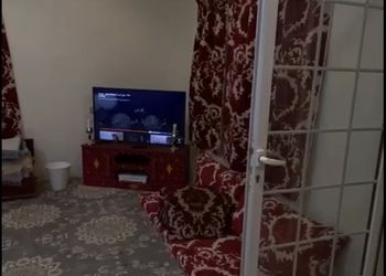 استراحة باسطبل خيل وصالة جلوس