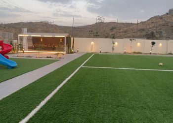 استراحة بجلسة وألعاب أطفال 
