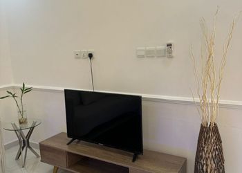 شقة بغرفة معيشة وغرفة نوم 