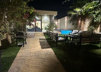 شاليه بمسطح اخضر