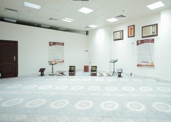 شقة بغرفتين نوم وصالة 