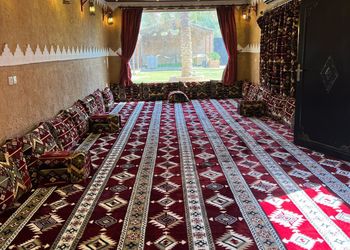 استراحة بجلسه عريش والعاب اطفال