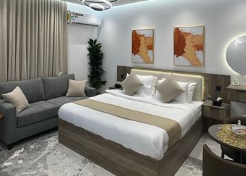 استديو هادئ بسرير ماستر