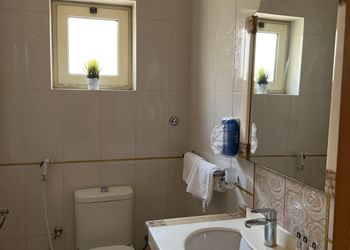 استديو بسرير ماستر وجلسة جانبية