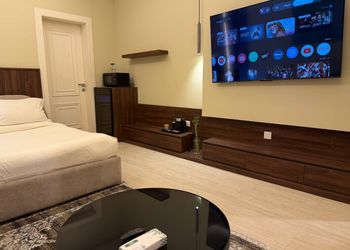 استديو بسرير ماستر وجلسة جانبية