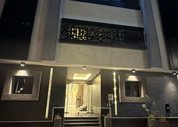 استديو بسرير ماستر وجلسة جانبية 