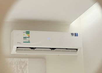 استديو بسرير ماستر وجلسة جانبية