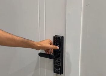 شقة بغرفتين نوم وصالة 