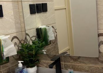 استديو بسرير ماستر وأثاث مريح 