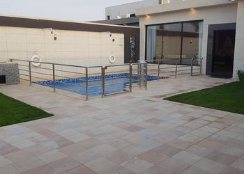 منتجع فندقي بمسطح اخضر