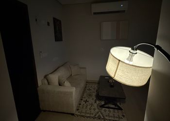 شقة بدخول ذاتي وصالة مريحة 