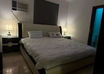 شقة بصالة مريحة ودخول ذاتي 