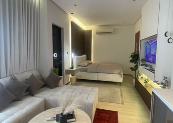 استديو بسرير ماستر وجلسة جانبية 