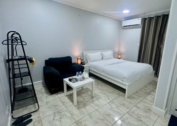 استديو هادئ بدخول ذاتي 
