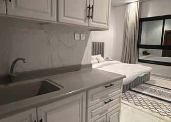 استديو بتصميم مودرن دخول ذاتي 