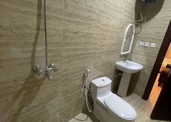 استديو بسرير ماستر وجلسة  