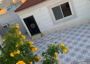 شاليه بألعاب أطفال وجلسة خارجية 