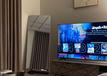استديو بأثاث مريح وبسيط