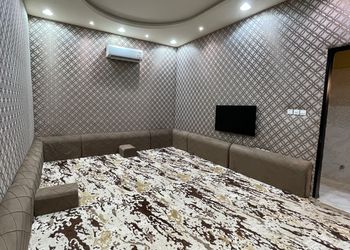 شاليه بمسبح خارجي وجلسة خارجية