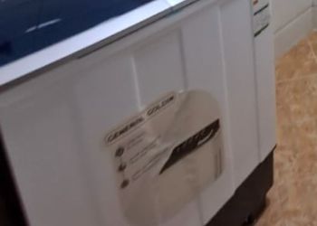 شقة بغرفتين نوم ومطبخ