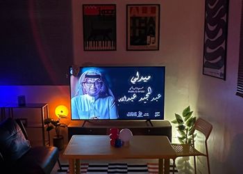 غرفة بسرير ماستر