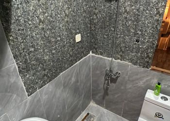 استديو بسرير مريح ومساحة واسعة 