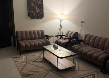 شقة بغرفتين نوم وصالة مريحة 