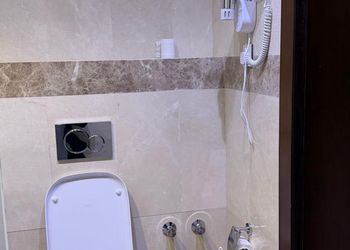 شقة بصالة جلوس وغرفة نوم 