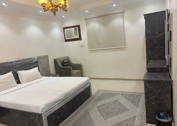 شقة بأثاث مريح وبسيط 