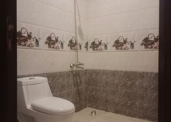 استديو بأثاث مريح وبسيط 