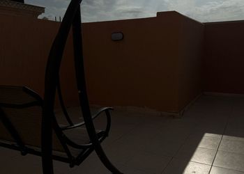 استديو بسرير ماستر وجلسة خارجية 