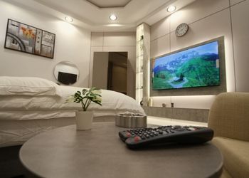 استديو هادئ بسرير ماستر