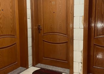 شقة بغرفة معيشة وغرفة نوم 