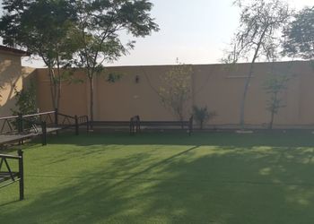 استراحة بمسبح داخلي وألعاب أطفال