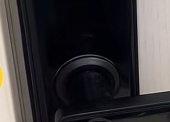 شقة بغرفة معيشة وغرفة نوم 