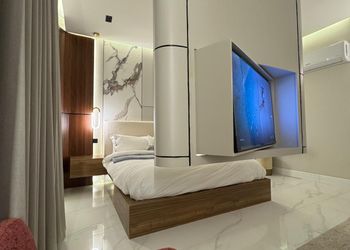 استديو بسرير ماستر وجلسه جانبيه