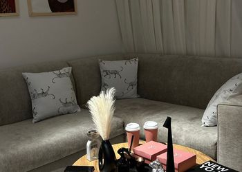 استديو هادئ بسرير ماستر