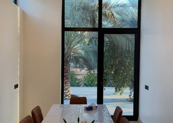 استراحة بصالة جلوس ومسبح 