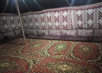مخيم ببيت شعر وجلسة خارجية 