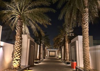 شاليه بألعاب مائية وجلسة خارجية