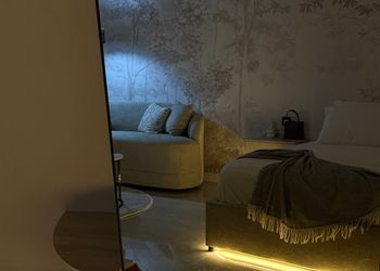 استديو بسرير ماستر وجلسة جانبية