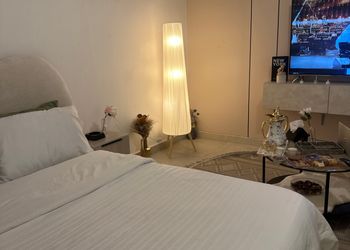 استديو بسرير ماستر وجلسة جانبية 