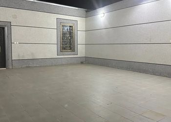 شاليه بصالة مطلة على المسبح 