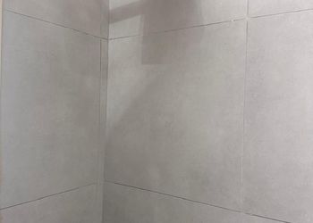 استديو هادئ بسرير ماستر