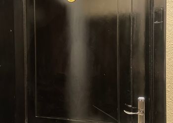 استديو بسريرين مفردة و أثاث مريح