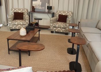 شاليه بتصميم انيق و مسبح خارجي