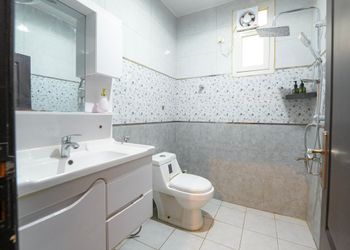 شقة بدخول ذاتي وتصميم أنيق 