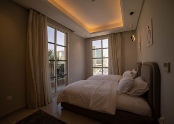شقة بثلاث غرف نوم وبلياردو 