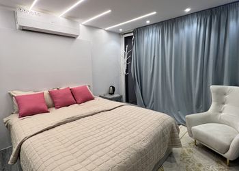 شاليه بمسبح خارجي واسطبل خيل 