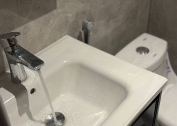 استديو بسرير ماستر وجلسة جانبية